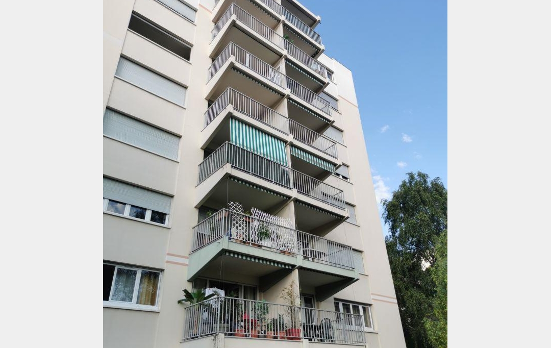 Annonces LATOURDESALVAGNY : Apartment | SAINTE-FOY-LES-LYON (69110) | 61 m2 | 189 000 € 