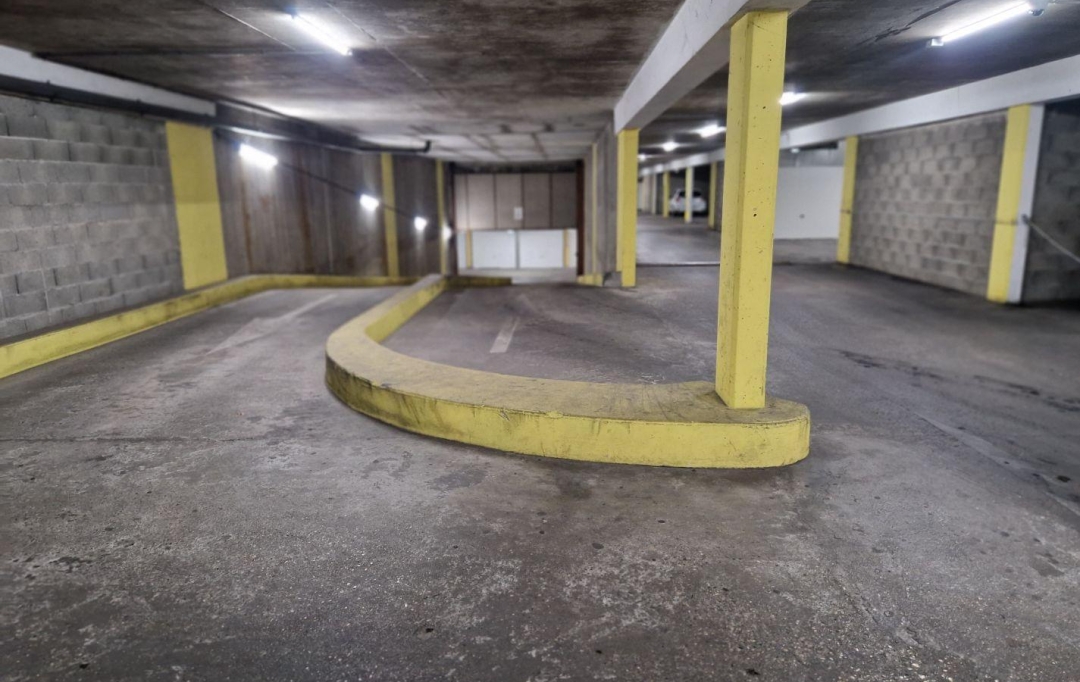 Annonces LATOURDESALVAGNY : Garage / Parking | VILLEURBANNE (69100) | 13 m2 | 21 000 € 